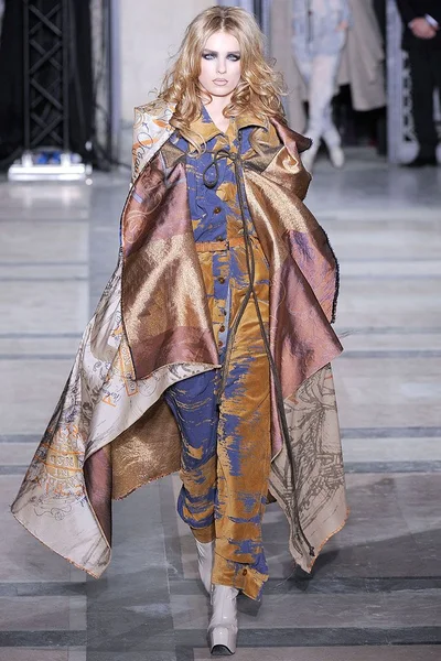 Look 5